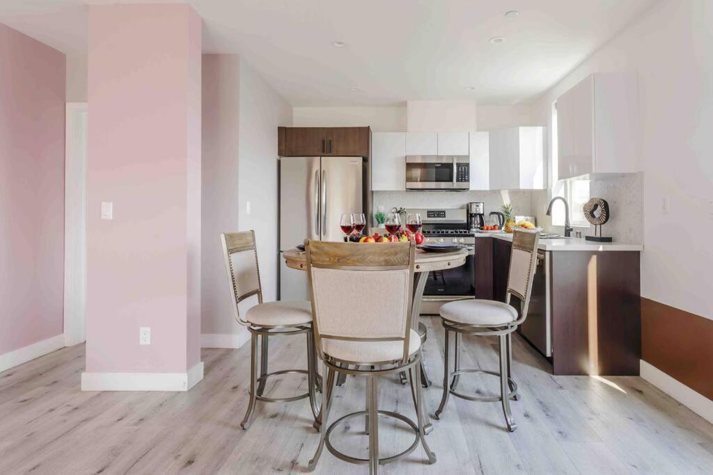 Вилла Stunning Hollywood Townhouse With Sunny Views Лос-Анджелес Экстерьер фото