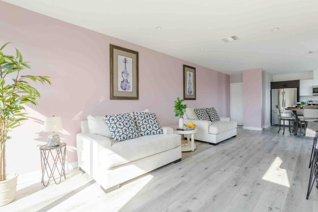 Вилла Stunning Hollywood Townhouse With Sunny Views Лос-Анджелес Экстерьер фото