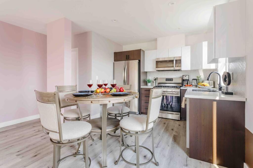 Вилла Stunning Hollywood Townhouse With Sunny Views Лос-Анджелес Экстерьер фото